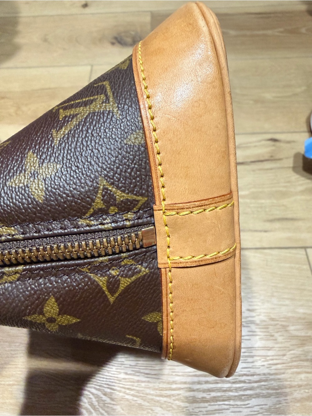 Louis Vuitton Alma PM - Picture 6 of 10